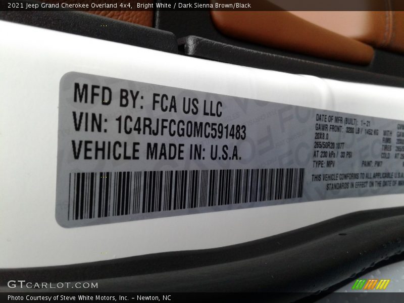 Bright White / Dark Sienna Brown/Black 2021 Jeep Grand Cherokee Overland 4x4