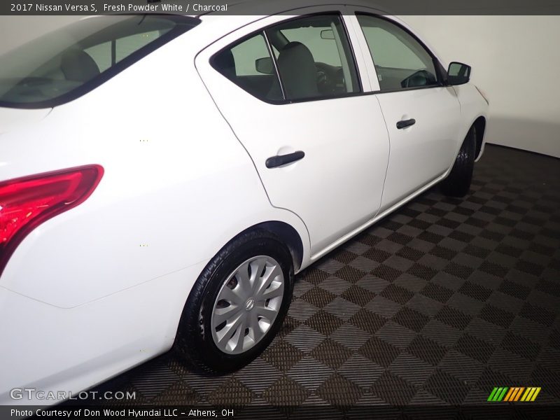 Fresh Powder White / Charcoal 2017 Nissan Versa S