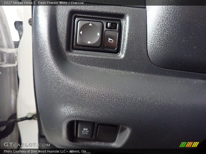 Fresh Powder White / Charcoal 2017 Nissan Versa S