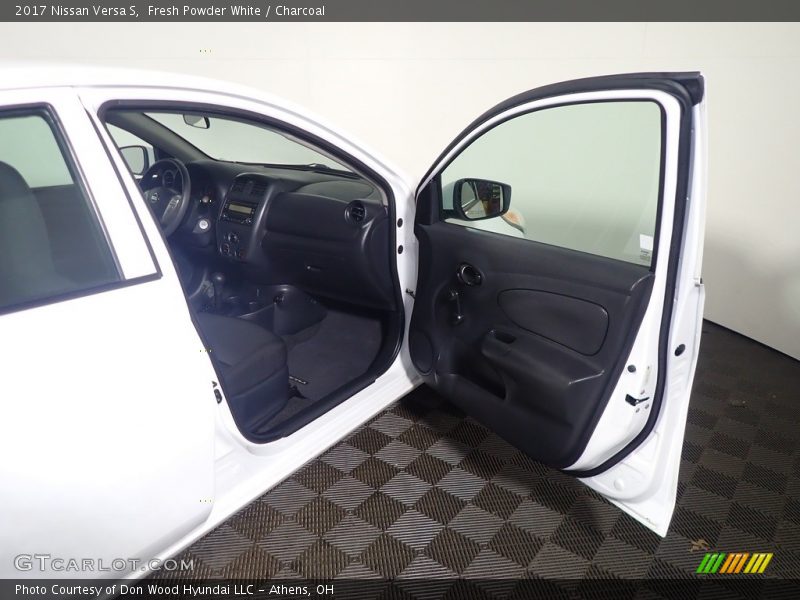 Fresh Powder White / Charcoal 2017 Nissan Versa S