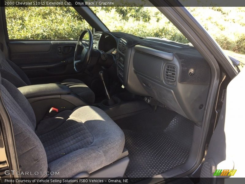  2000 S10 LS Extended Cab Graphite Interior
