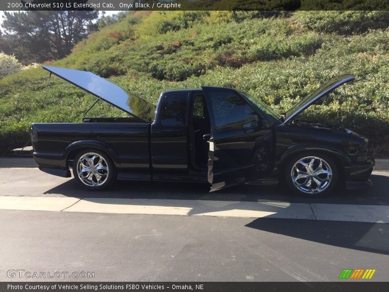 Onyx Black / Graphite 2000 Chevrolet S10 LS Extended Cab