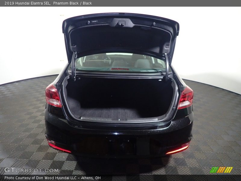 Phantom Black / Black 2019 Hyundai Elantra SEL