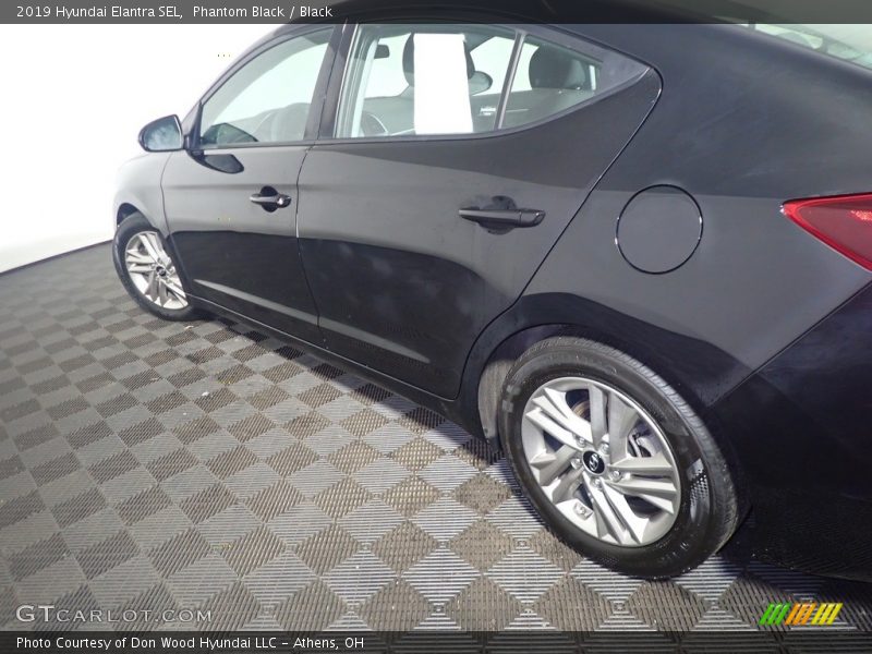 Phantom Black / Black 2019 Hyundai Elantra SEL
