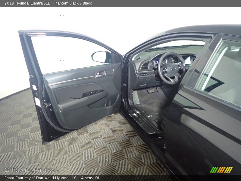 Phantom Black / Black 2019 Hyundai Elantra SEL