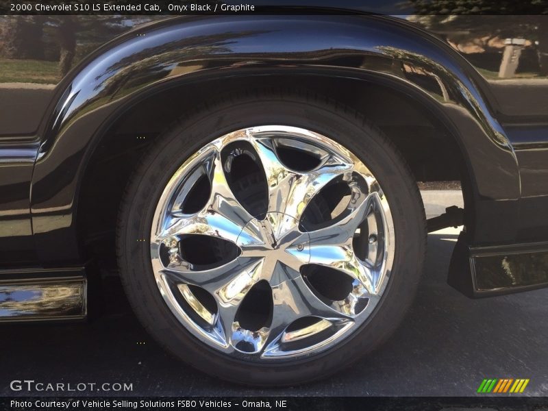 Custom Wheels of 2000 S10 LS Extended Cab