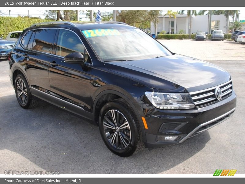 Deep Black Pearl / Titan Black 2019 Volkswagen Tiguan SEL