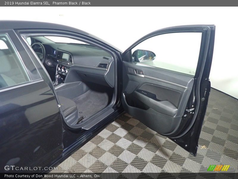 Phantom Black / Black 2019 Hyundai Elantra SEL