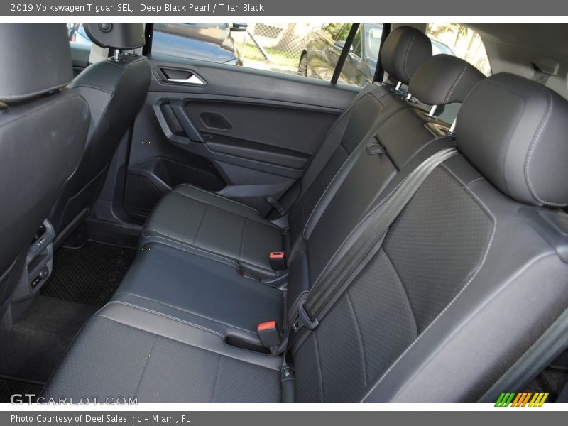 Deep Black Pearl / Titan Black 2019 Volkswagen Tiguan SEL