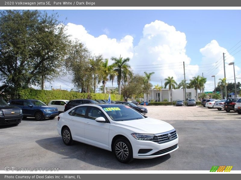 Pure White / Dark Beige 2020 Volkswagen Jetta SE