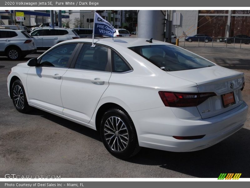 Pure White / Dark Beige 2020 Volkswagen Jetta SE