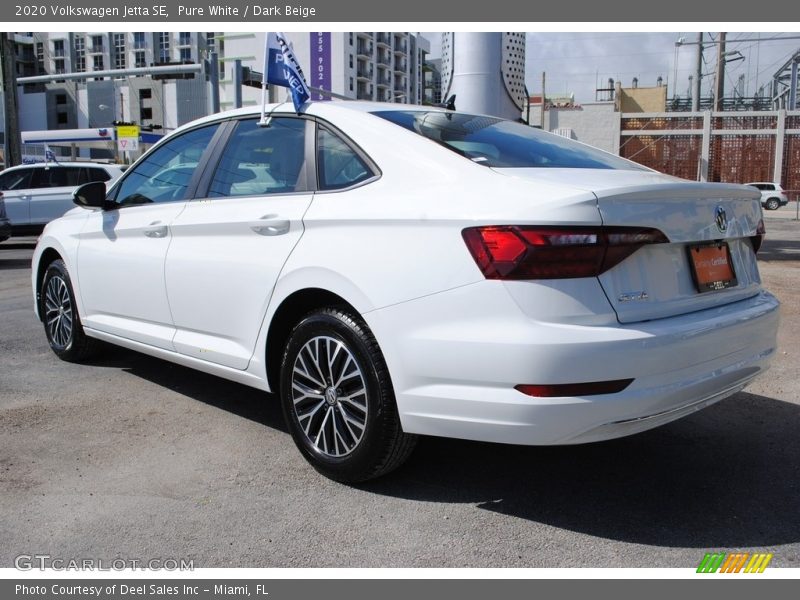 Pure White / Dark Beige 2020 Volkswagen Jetta SE