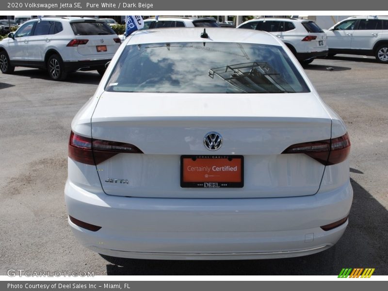 Pure White / Dark Beige 2020 Volkswagen Jetta SE