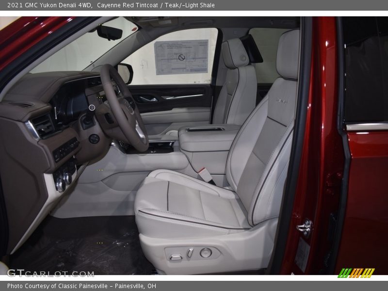 Cayenne Red Tintcoat / Teak/­Light Shale 2021 GMC Yukon Denali 4WD
