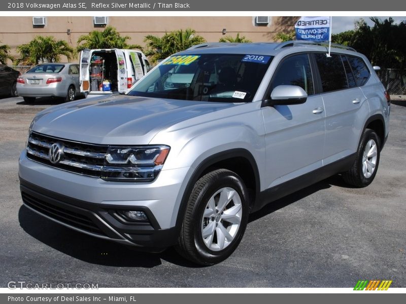 Reflex Silver Metallic / Titan Black 2018 Volkswagen Atlas SE