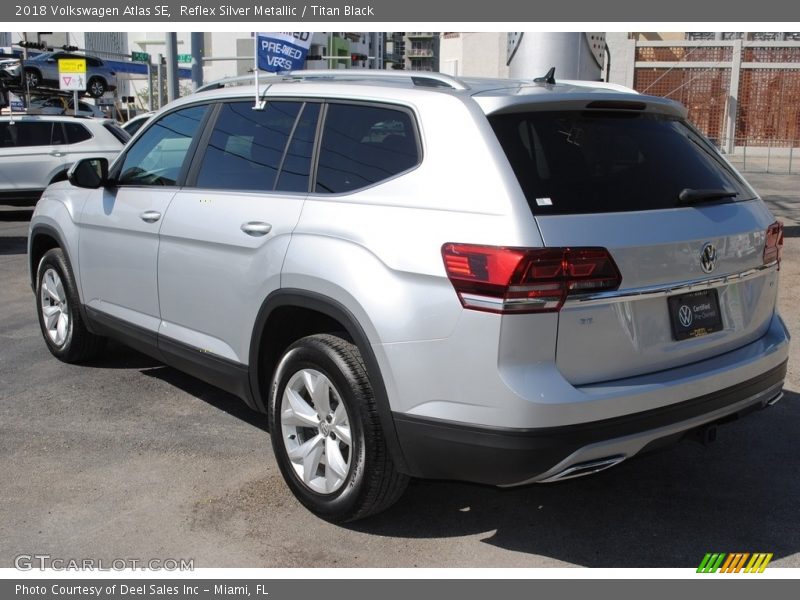 Reflex Silver Metallic / Titan Black 2018 Volkswagen Atlas SE
