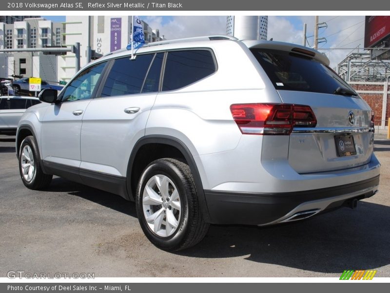 Reflex Silver Metallic / Titan Black 2018 Volkswagen Atlas SE