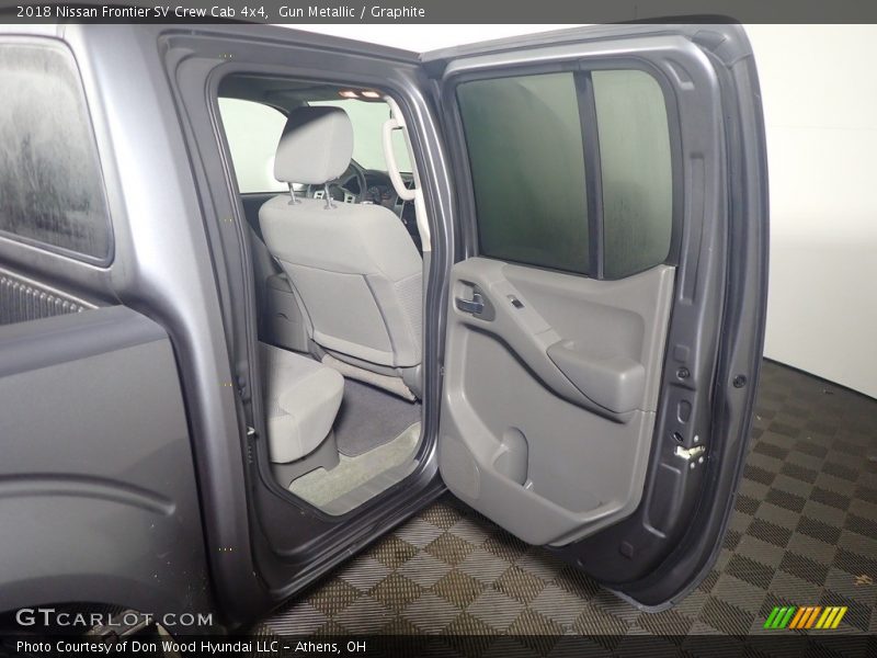 Gun Metallic / Graphite 2018 Nissan Frontier SV Crew Cab 4x4