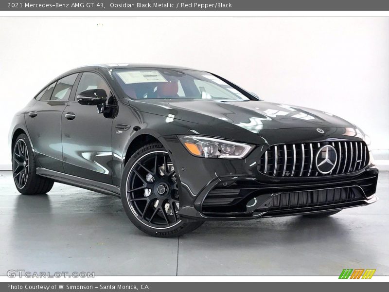 Front 3/4 View of 2021 AMG GT 43