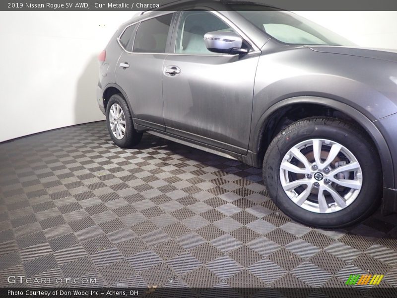 Gun Metallic / Charcoal 2019 Nissan Rogue SV AWD