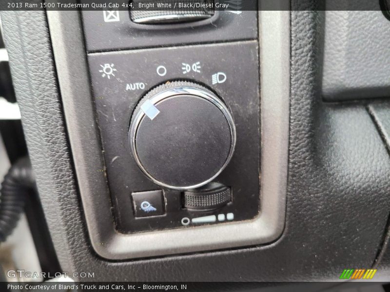 Bright White / Black/Diesel Gray 2013 Ram 1500 Tradesman Quad Cab 4x4