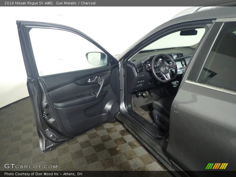 Gun Metallic / Charcoal 2019 Nissan Rogue SV AWD
