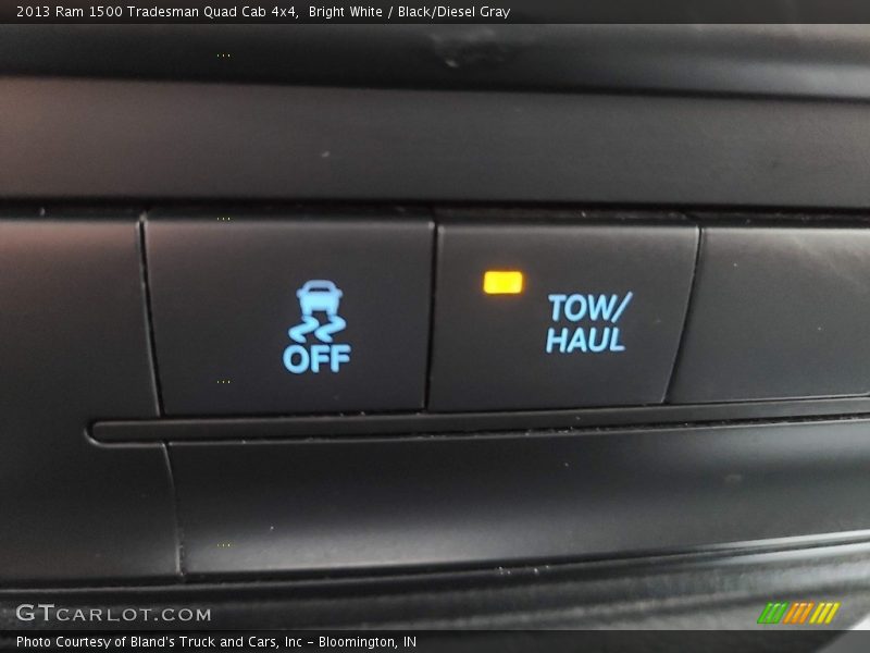 Bright White / Black/Diesel Gray 2013 Ram 1500 Tradesman Quad Cab 4x4