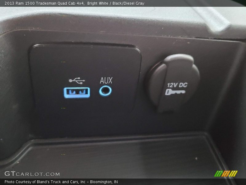 Bright White / Black/Diesel Gray 2013 Ram 1500 Tradesman Quad Cab 4x4