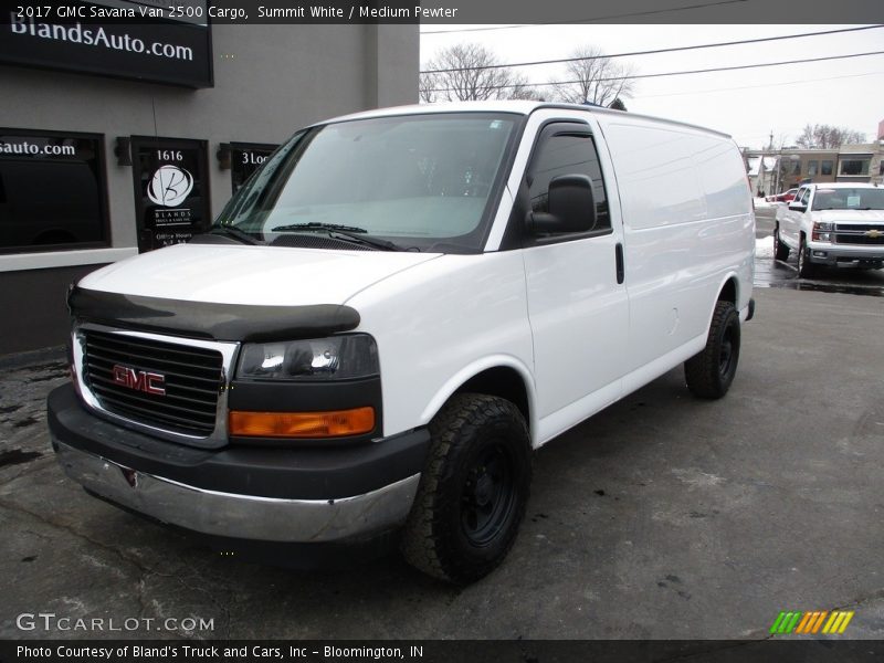 Summit White / Medium Pewter 2017 GMC Savana Van 2500 Cargo