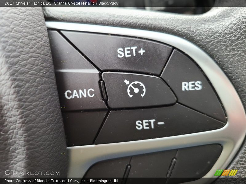Granite Crystal Metallic / Black/Alloy 2017 Chrysler Pacifica LX