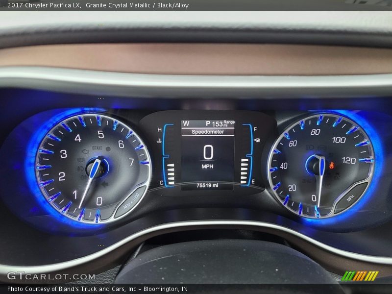 Granite Crystal Metallic / Black/Alloy 2017 Chrysler Pacifica LX