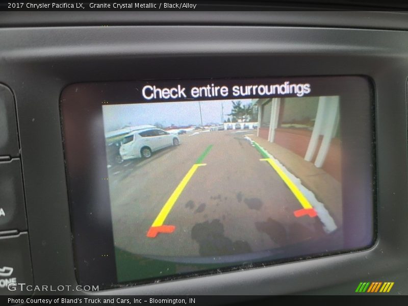 Granite Crystal Metallic / Black/Alloy 2017 Chrysler Pacifica LX