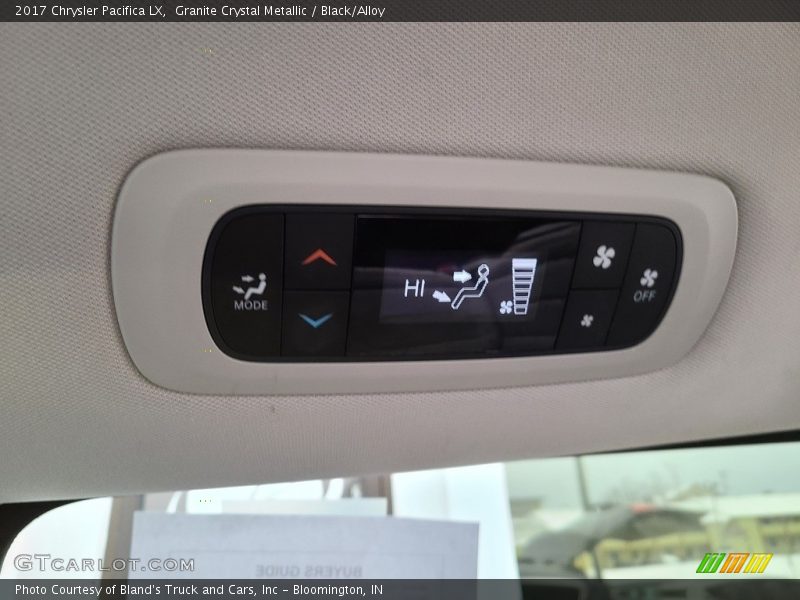 Granite Crystal Metallic / Black/Alloy 2017 Chrysler Pacifica LX