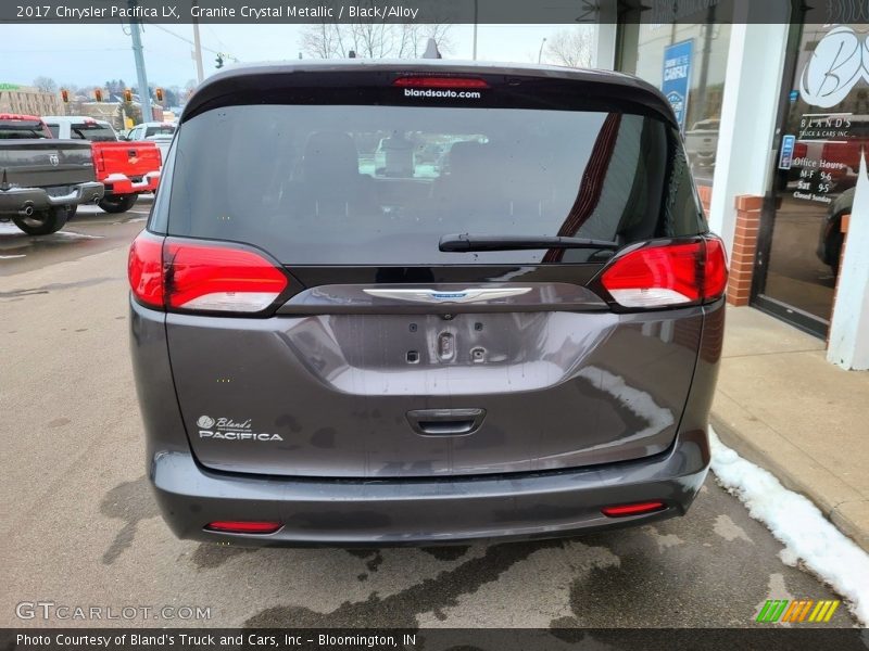 Granite Crystal Metallic / Black/Alloy 2017 Chrysler Pacifica LX