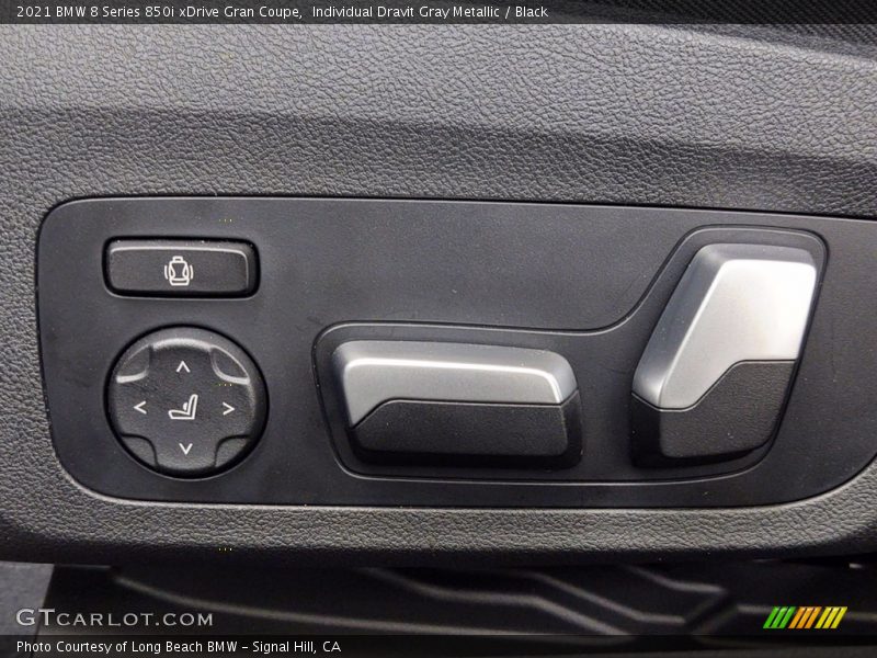Controls of 2021 8 Series 850i xDrive Gran Coupe