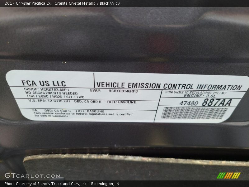 Granite Crystal Metallic / Black/Alloy 2017 Chrysler Pacifica LX