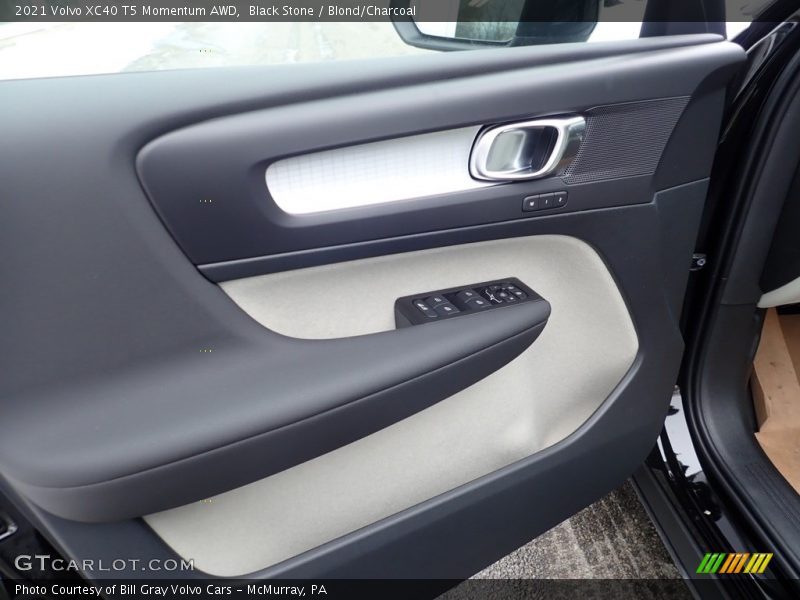Black Stone / Blond/Charcoal 2021 Volvo XC40 T5 Momentum AWD