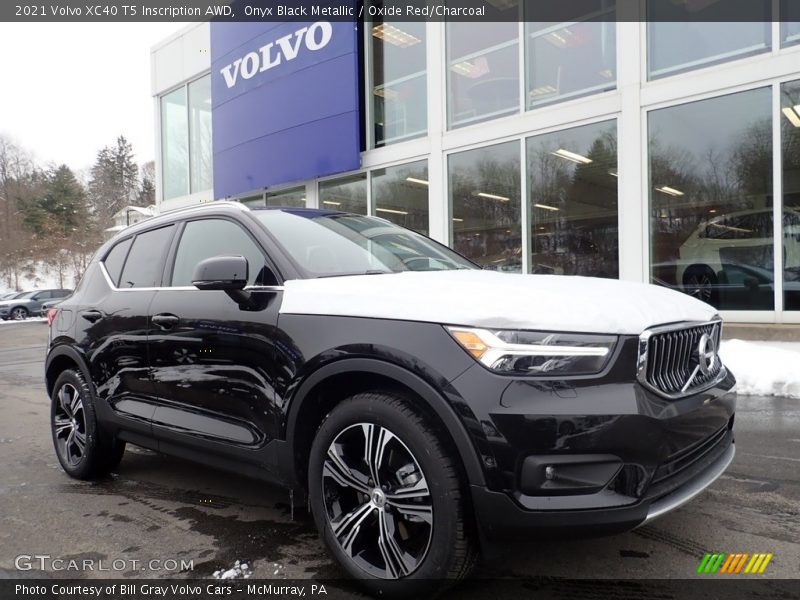 Front 3/4 View of 2021 XC40 T5 Inscription AWD