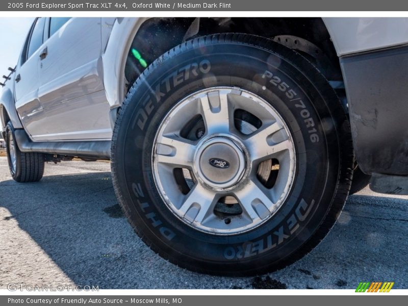 Oxford White / Medium Dark Flint 2005 Ford Explorer Sport Trac XLT 4x4