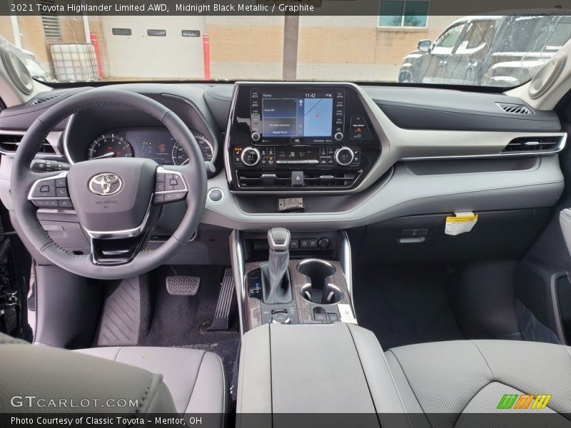 Midnight Black Metallic / Graphite 2021 Toyota Highlander Limited AWD