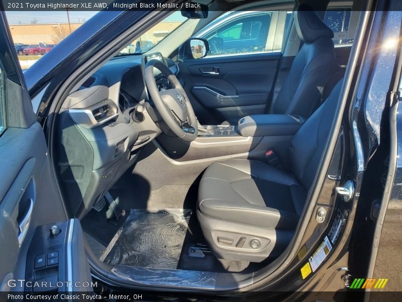 Midnight Black Metallic / Black 2021 Toyota Highlander XLE AWD