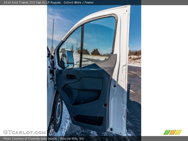 Oxford White / Pewter 2016 Ford Transit 250 Van XL LR Regular