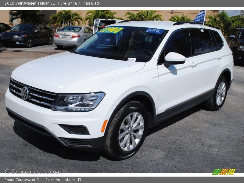 Front 3/4 View of 2018 Tiguan SE