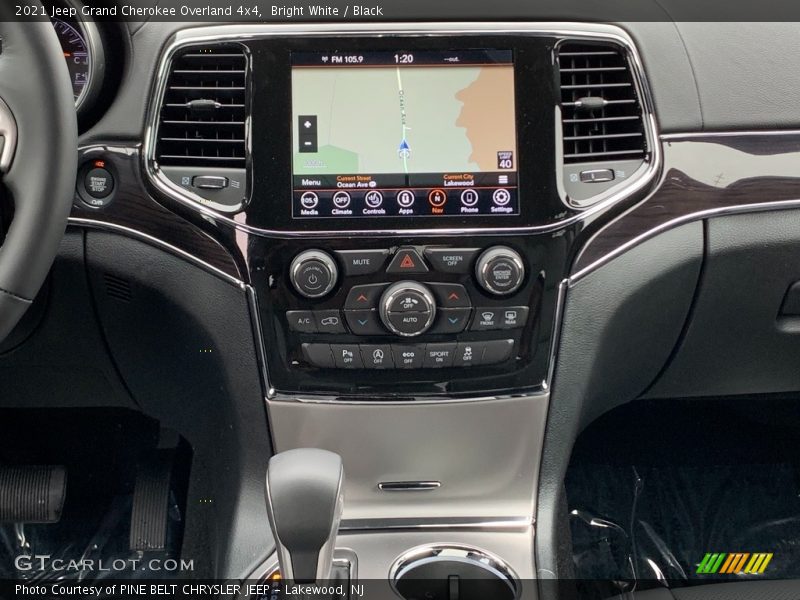 Bright White / Black 2021 Jeep Grand Cherokee Overland 4x4