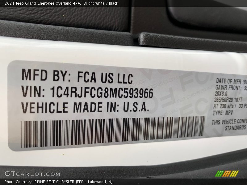 Bright White / Black 2021 Jeep Grand Cherokee Overland 4x4