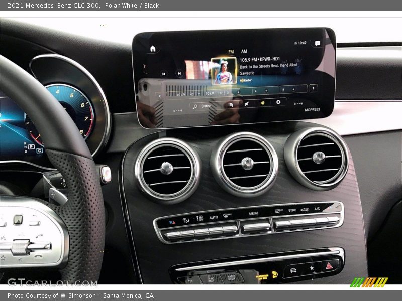 Polar White / Black 2021 Mercedes-Benz GLC 300