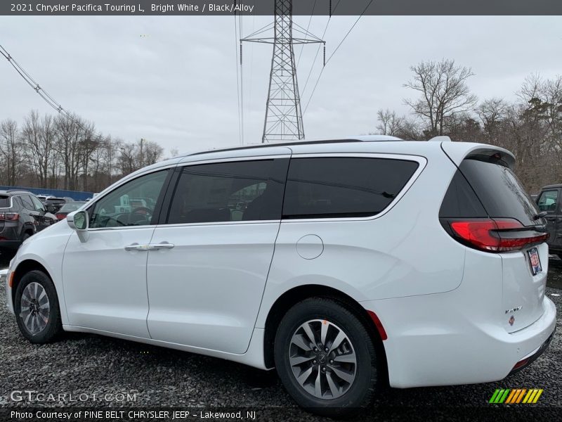 Bright White / Black/Alloy 2021 Chrysler Pacifica Touring L