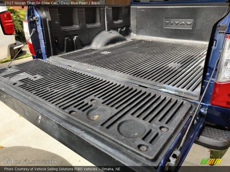 Deep Blue Pearl / Black 2017 Nissan Titan SV Crew Cab