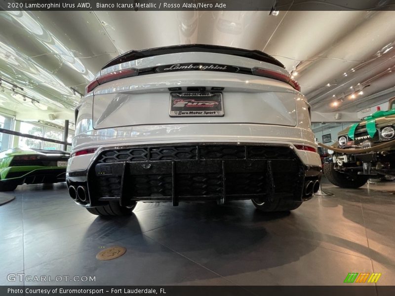 Bianco Icarus Metallic / Rosso Alala/Nero Ade 2020 Lamborghini Urus AWD