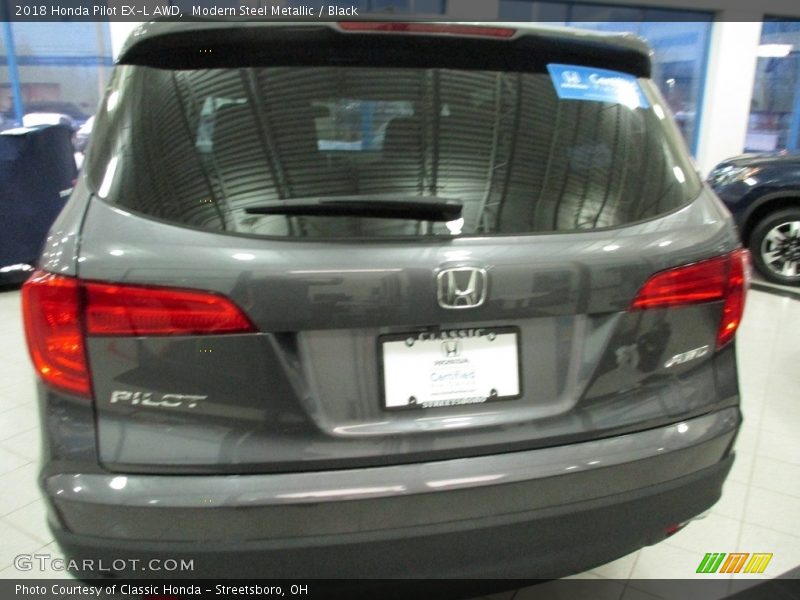 Modern Steel Metallic / Black 2018 Honda Pilot EX-L AWD